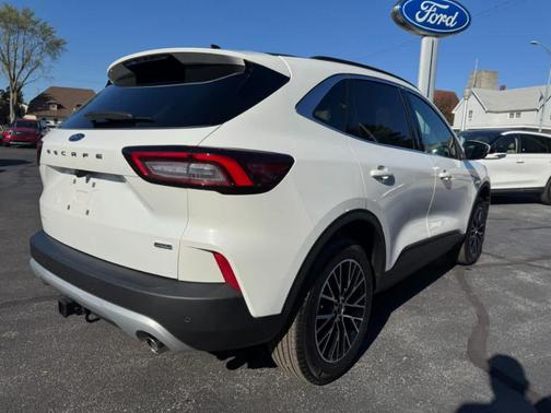 2026 Ford Escape W/ PLUG-IN CAPABILITY
