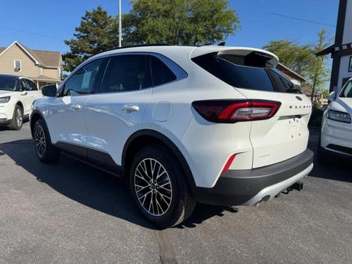 2026 Ford Escape W/ PLUG-IN CAPABILITY