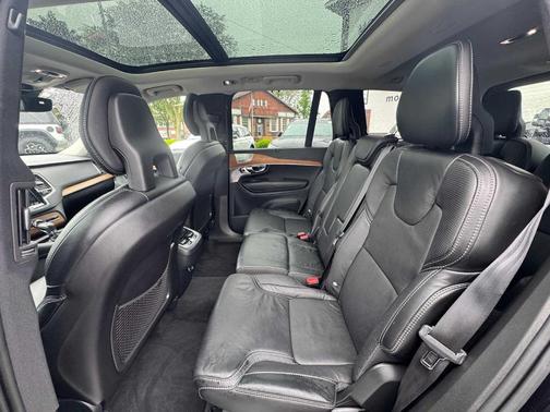 Onyx Black Metallic 2020 Volvo XC90 T6 Inscription 7 Passenger