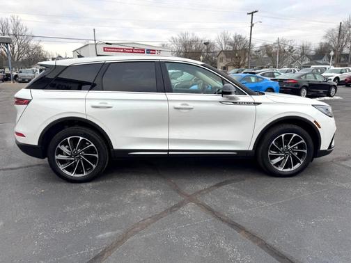 2023 Lincoln Corsair Standard