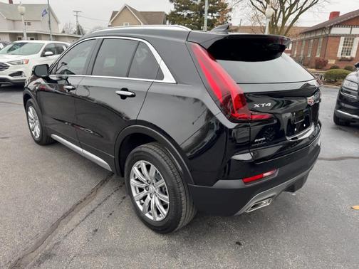 2023 Cadillac XT4 Premium Luxury