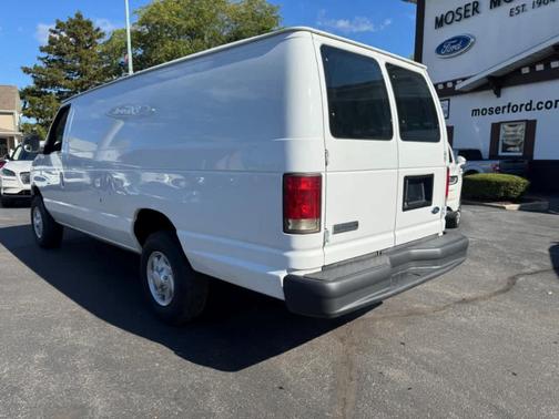 2007 Ford E350 Super Duty PENDING