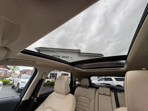 Star White 2024 Ford Edge SEL