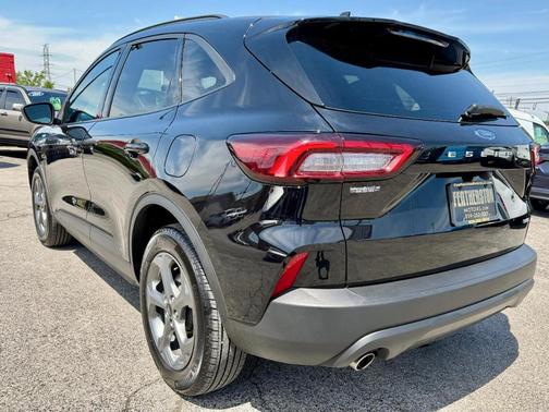 Agate Black Metallic 2025 Ford Escape ST-Line