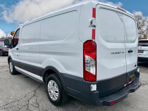 2020 Ford Transit-150 150 LOW ROOF W/SLIDING PASS. 130-IN. WB