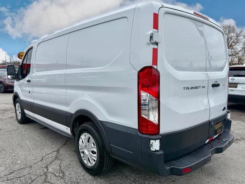 2020 Ford Transit-150 150 LOW ROOF W/SLIDING PASS. 130-IN. WB