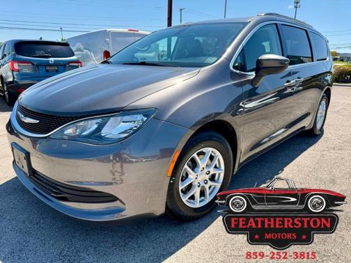 Granite Crystal Metallic 2020 Chrysler Voyager LXI