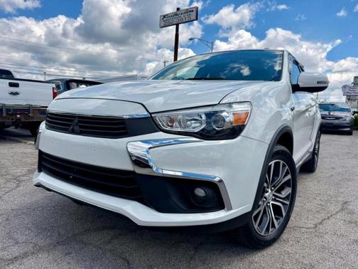 Pearl White 2019 Mitsubishi Outlander Sport 2.0 ES