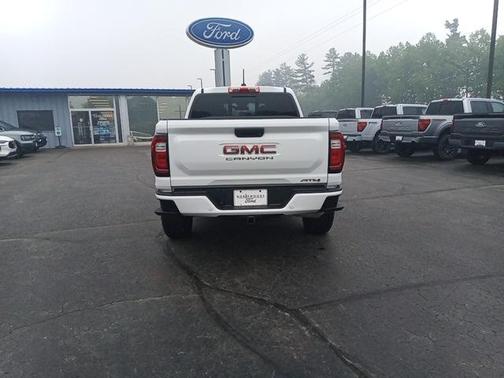 2023 GMC Canyon Base