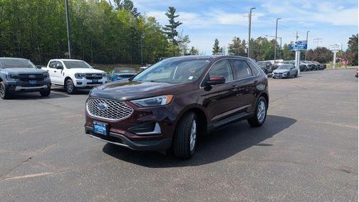 Burgundy Velvet Metallic Tinted Clearcoat 2023 Ford Edge SEL
