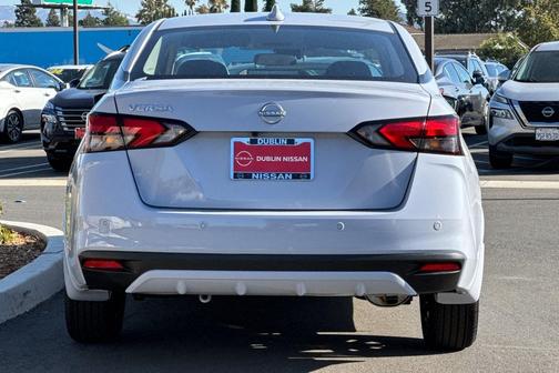2025 Nissan Versa 1.6 SV
