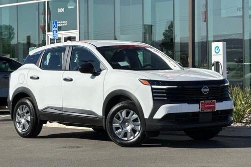 2025 Nissan Kicks S