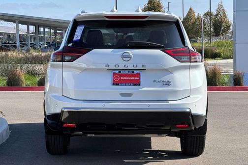 Everest White P 2026 Nissan Rogue Platinum