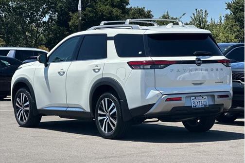 2024 Nissan Pathfinder Platinum