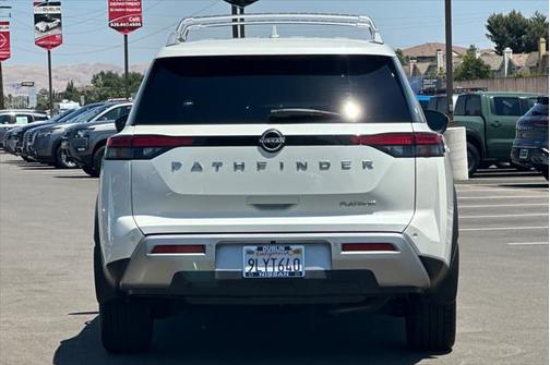 2024 Nissan Pathfinder Platinum