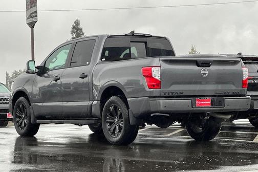 2023 Nissan Titan SV