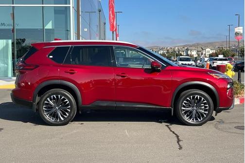 2025 Nissan Rogue SL