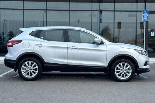 2022 Nissan Rogue Sport S