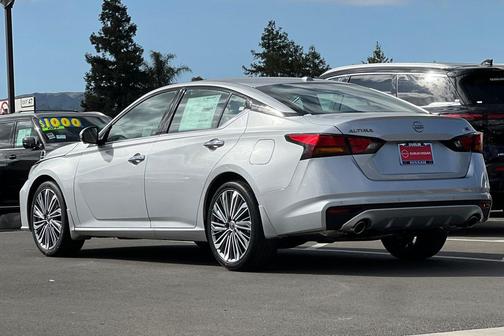 2025 Nissan Altima 2.5 SL