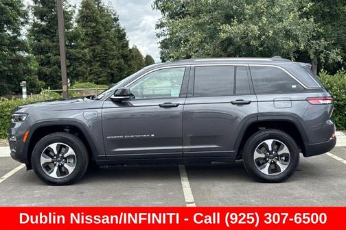 Metallic 2023 Jeep Grand Cherokee 4xe Base
