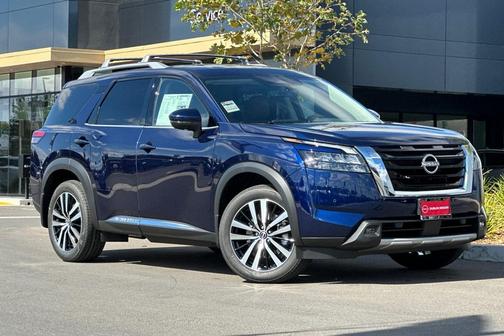 2025 Nissan Pathfinder Platinum