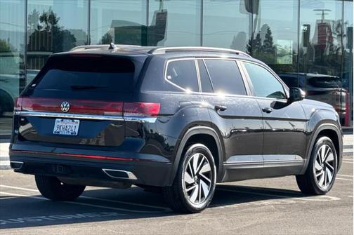 2024 Volkswagen Atlas 2.0T SE w/Technology 4MOTION
