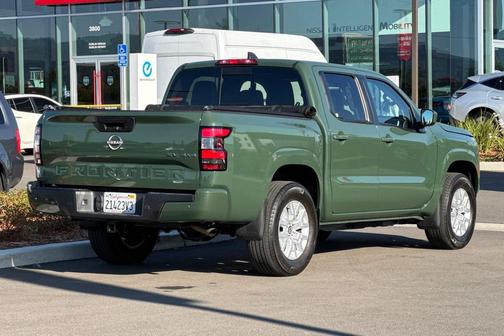 2023 Nissan Frontier SV