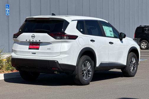 2025 Nissan Rogue S