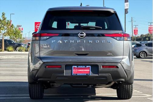 2025 Nissan Pathfinder S