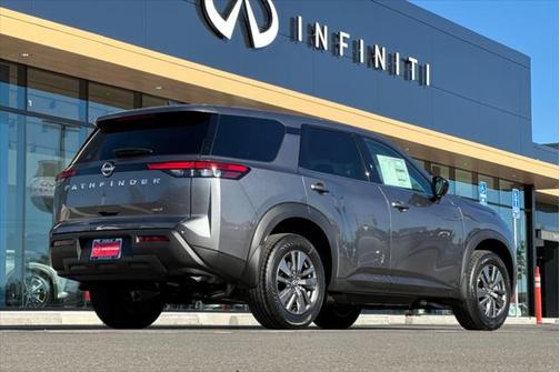 2025 Nissan Pathfinder S