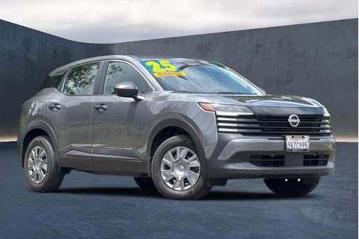 Gun Metallic 2025 Nissan Kicks S