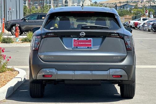 2025 Nissan Kicks SV