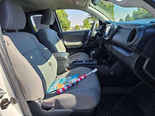 2022 Toyota Tacoma SR