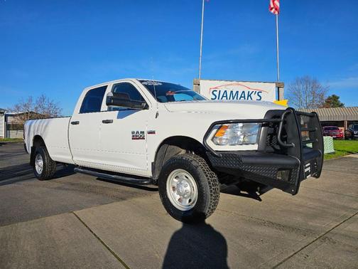 2017 RAM 3500 Tradesman Crew Cab 4x4 8' Box