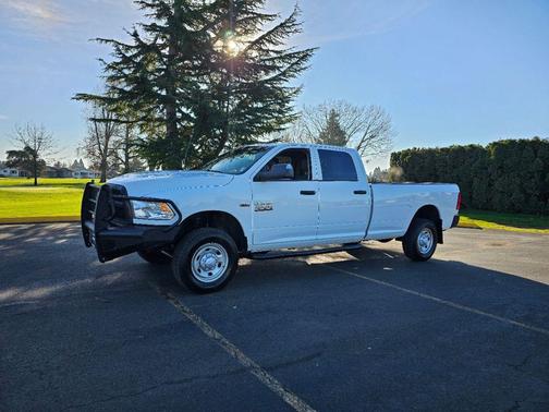 2017 RAM 3500 Tradesman Crew Cab 4x4 8' Box