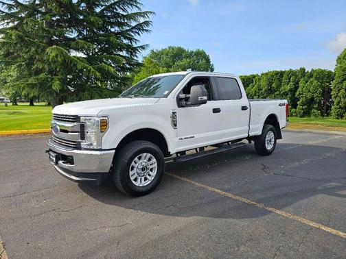 Oxford White 2019 Ford F-250 XLT