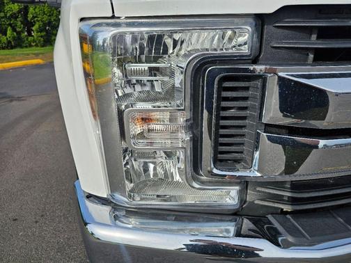 Oxford White 2019 Ford F-250 XLT