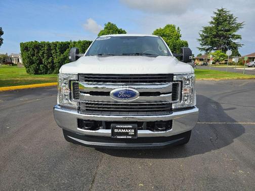 Oxford White 2019 Ford F-250 XLT