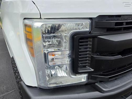 Oxford White 2019 Ford F-350 XL