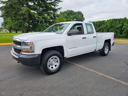 Summit White 2017 Chevrolet Silverado 1500 WT
