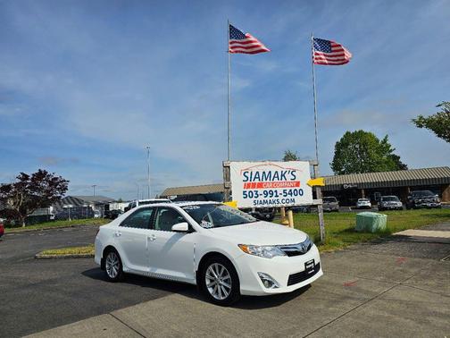 Super White 2012 Toyota Camry XLE