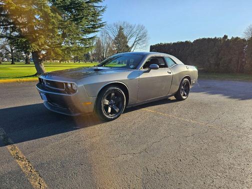 2012 Dodge Challenger SXT