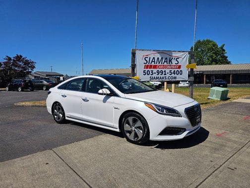 Diamond White Pearl 2016 Hyundai SONATA Hybrid Limited