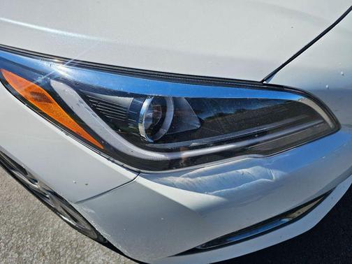 Diamond White Pearl 2016 Hyundai SONATA Hybrid Limited
