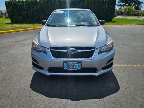Ice Silver Metallic 2016 Subaru Impreza 2.0i