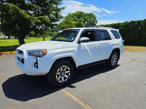 Super White 2021 Toyota 4Runner SR5