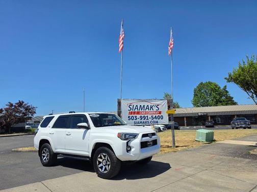 Super White 2021 Toyota 4Runner SR5