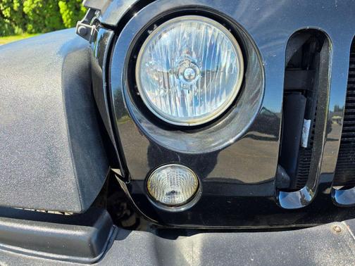 Black Clearcoat 2017 Jeep Wrangler Willys Wheeler