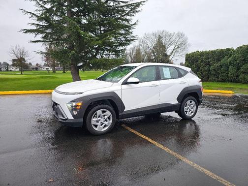 2024 Hyundai KONA SE