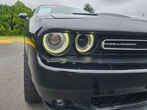 Pitch Black Clearcoat 2015 Dodge Challenger R/T Plus